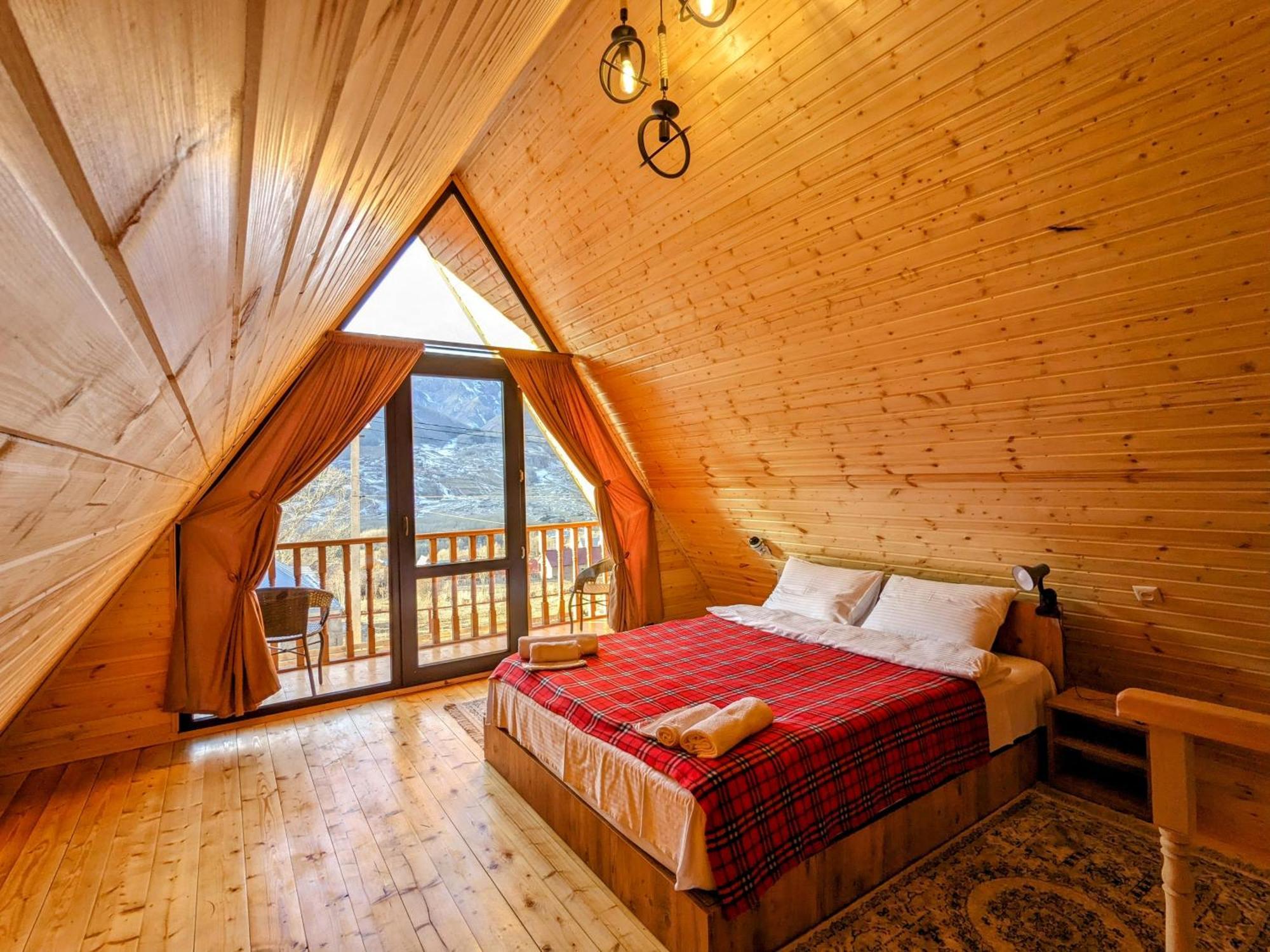 Cottage Caucasus Stepantsminda Exterior foto