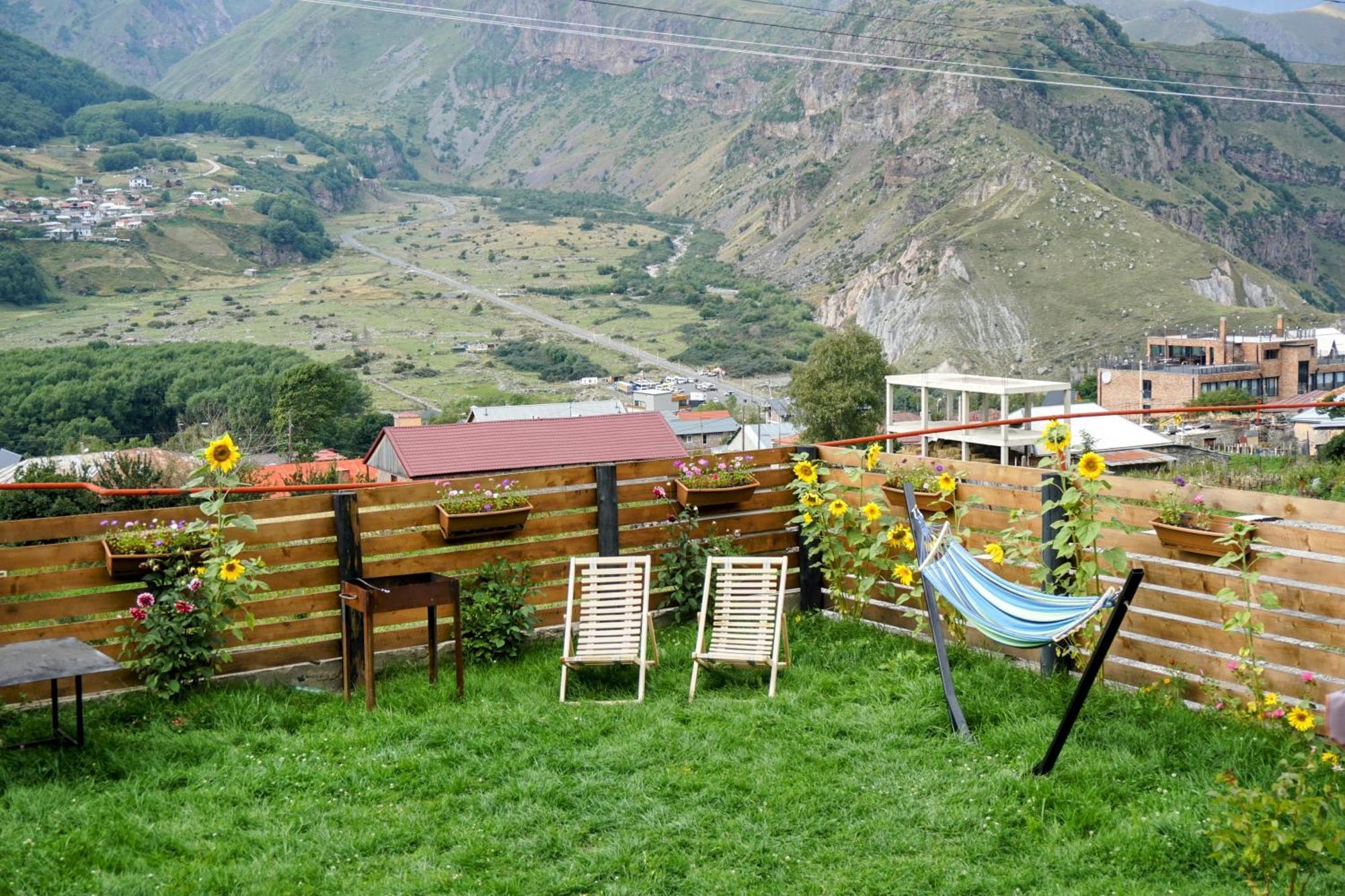 Cottage Caucasus Stepantsminda Exterior foto