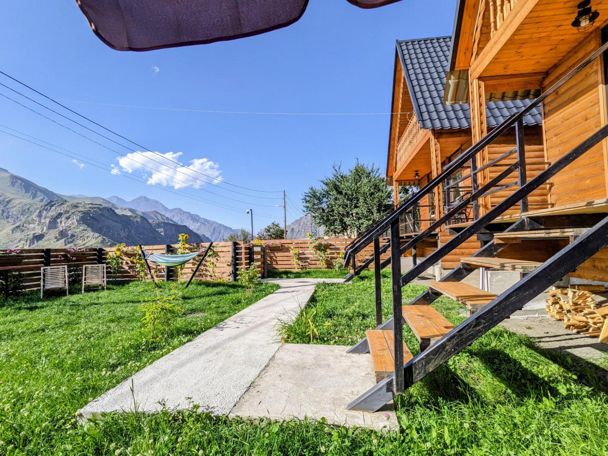 Cottage Caucasus Stepantsminda Exterior foto